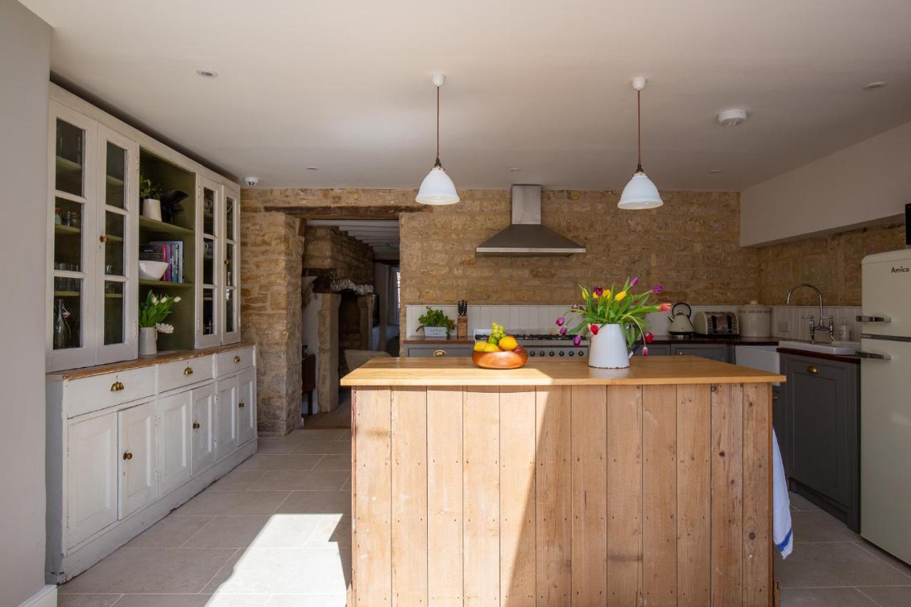Gleneda Cottage - A Renovated, Traditional Cotswold Cottage Full Of Charm With Fireplace And Garden Bourton on the Hill Eksteriør billede