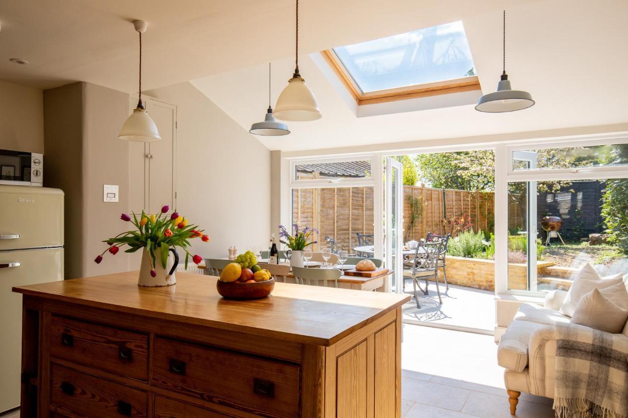 Gleneda Cottage - A Renovated, Traditional Cotswold Cottage Full Of Charm With Fireplace And Garden Bourton on the Hill Eksteriør billede