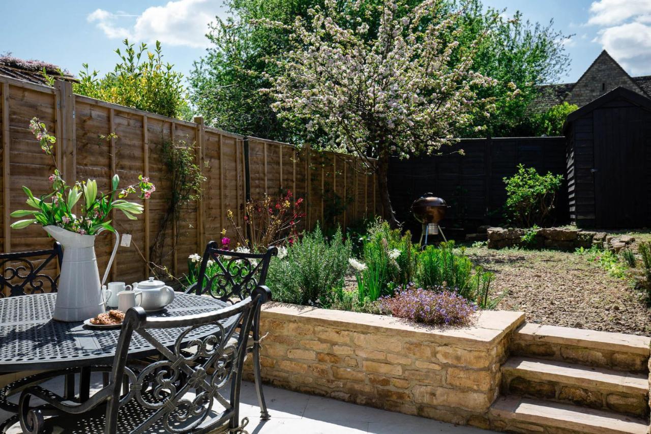 Gleneda Cottage - A Renovated, Traditional Cotswold Cottage Full Of Charm With Fireplace And Garden Bourton on the Hill Eksteriør billede