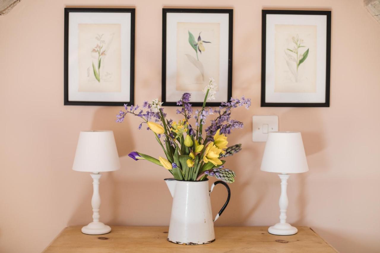 Gleneda Cottage - A Renovated, Traditional Cotswold Cottage Full Of Charm With Fireplace And Garden Bourton on the Hill Eksteriør billede