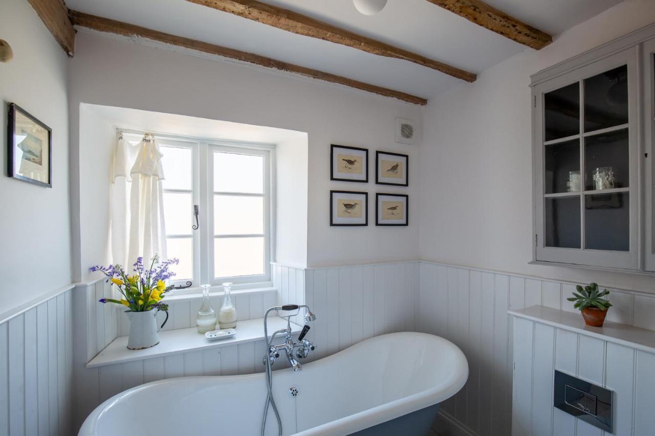 Gleneda Cottage - A Renovated, Traditional Cotswold Cottage Full Of Charm With Fireplace And Garden Bourton on the Hill Eksteriør billede