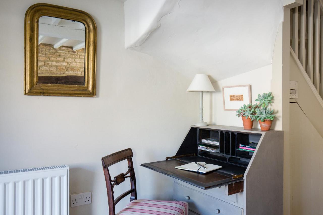 Gleneda Cottage - A Renovated, Traditional Cotswold Cottage Full Of Charm With Fireplace And Garden Bourton on the Hill Eksteriør billede