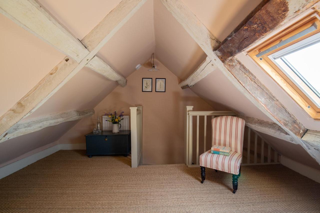 Gleneda Cottage - A Renovated, Traditional Cotswold Cottage Full Of Charm With Fireplace And Garden Bourton on the Hill Eksteriør billede