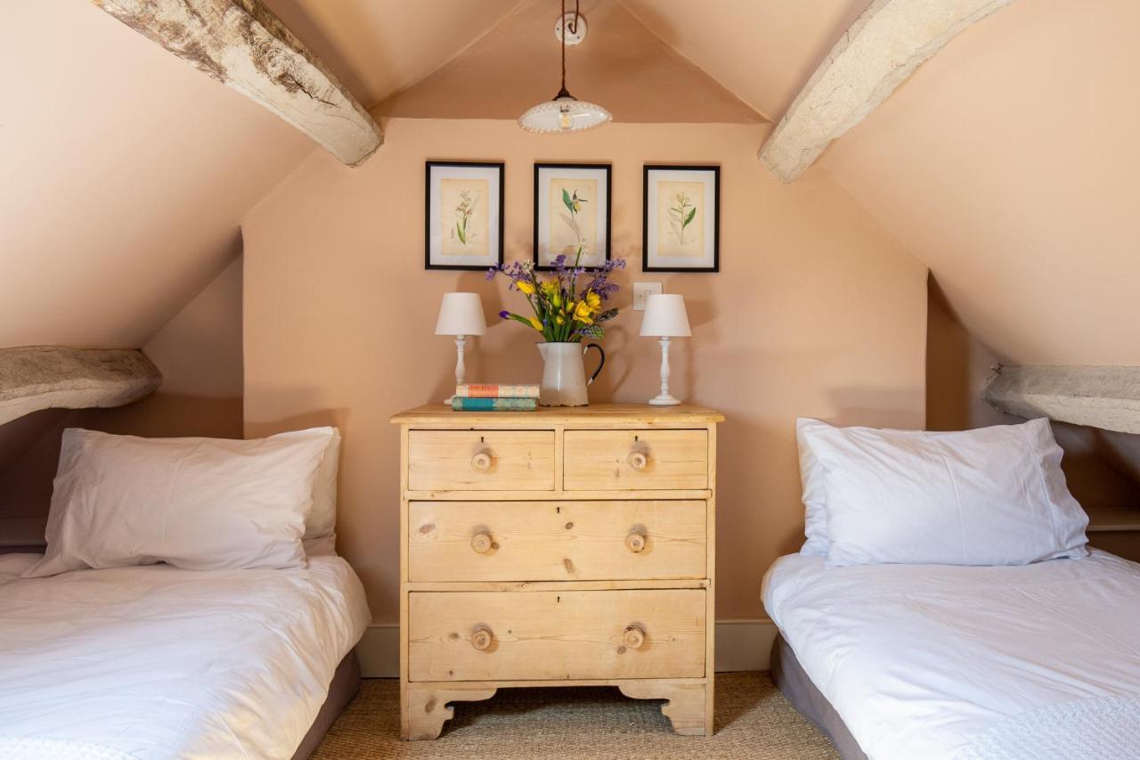 Gleneda Cottage - A Renovated, Traditional Cotswold Cottage Full Of Charm With Fireplace And Garden Bourton on the Hill Eksteriør billede